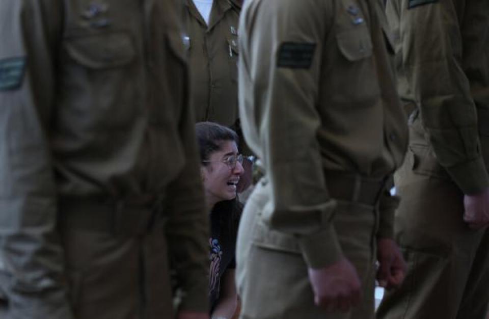 إسرائيل في لحظة "انكشاف تاريخي" بعد 7 اكتوبر.. "قطيع متوحش وسقوط داخلي وصدمة وانهيار للثقة بالجيش"
كشفت صحيفة "إسرائيل هيوم" العبرية، في تقرير غير مسبوق نشرته اليوم الاثنين، حجم التصدع الاجتماعي والانهيار الأخلاقي الذي يضرب إسرائيل منذ هجوم "طوفان الأقصى" في 7 اكتوبر 2023.